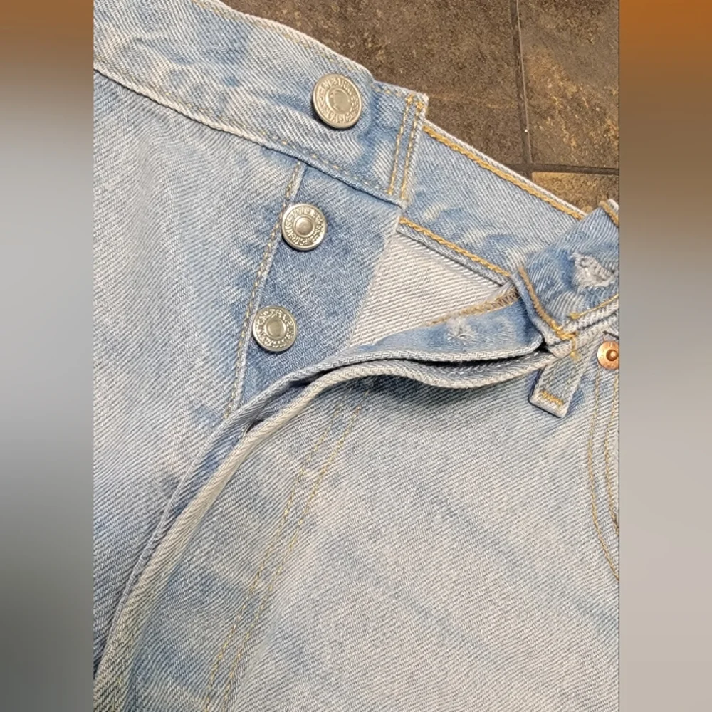 Levis 501 Cut Off Distressed Shorts Button‎ Fly 100% Cotton Y2K
